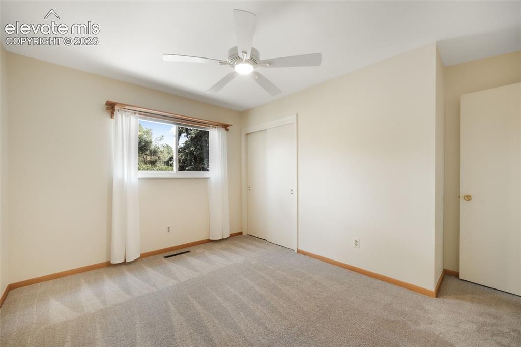 Image 24 of 50: Bedroom