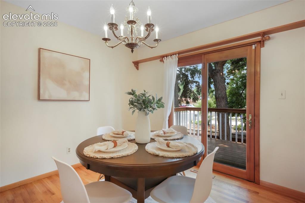 Image 9 of 50: Living Room