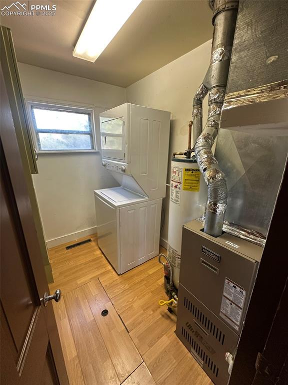 Image 18 of 27: Laundry and utility room