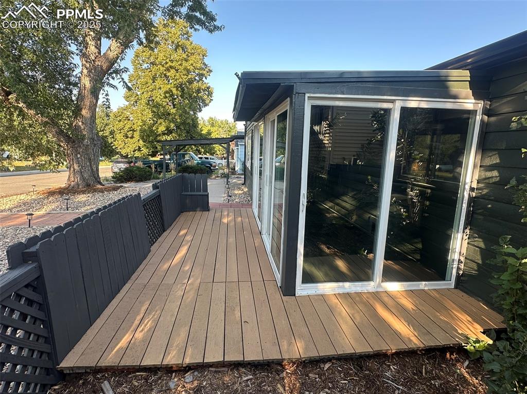 Image 5 of 27: Front deck
