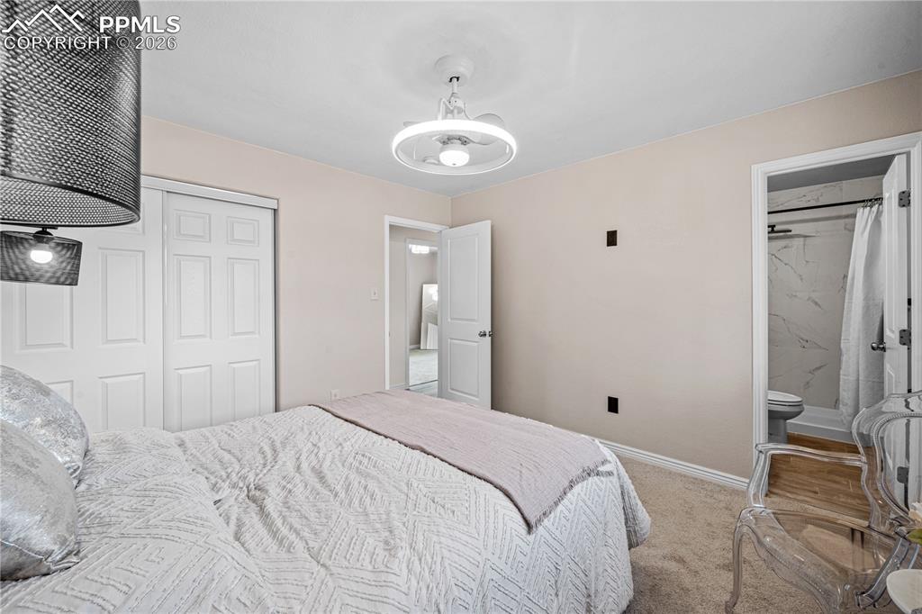 Image 10 of 31: Bedroom