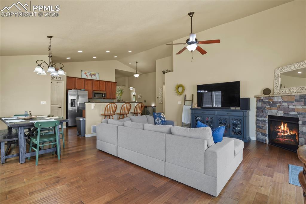 Image 11 of 32: Living Room