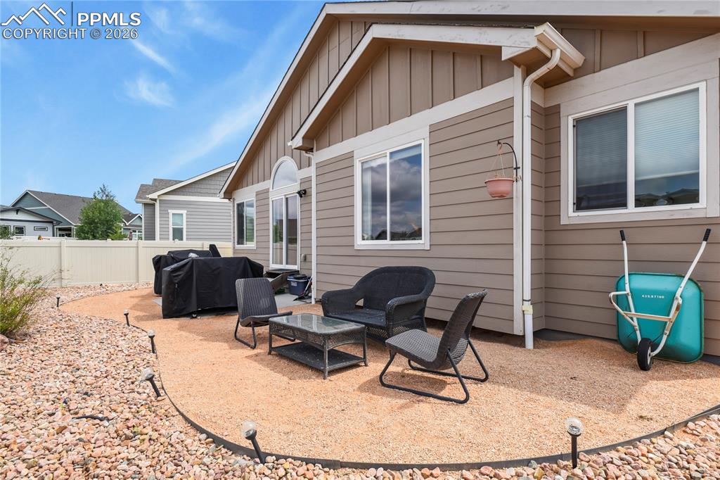 Image 18 of 32: Back of Structure