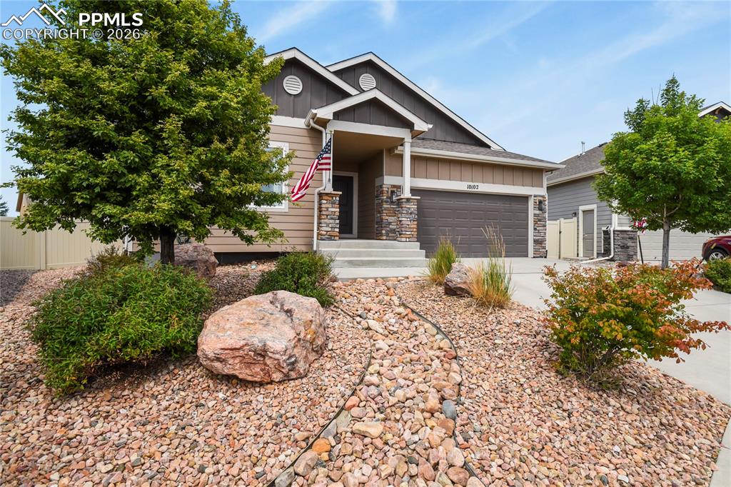 Image 3 of 32: Front of Structure