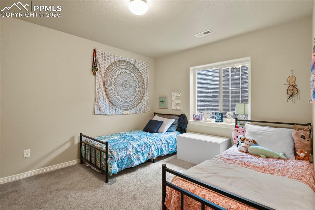 Image 30 of 32: Bedroom