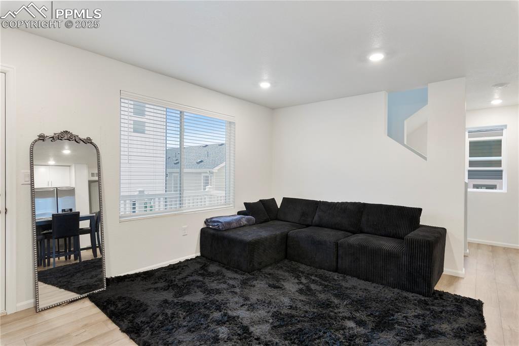 Image 11 of 20: Living Room