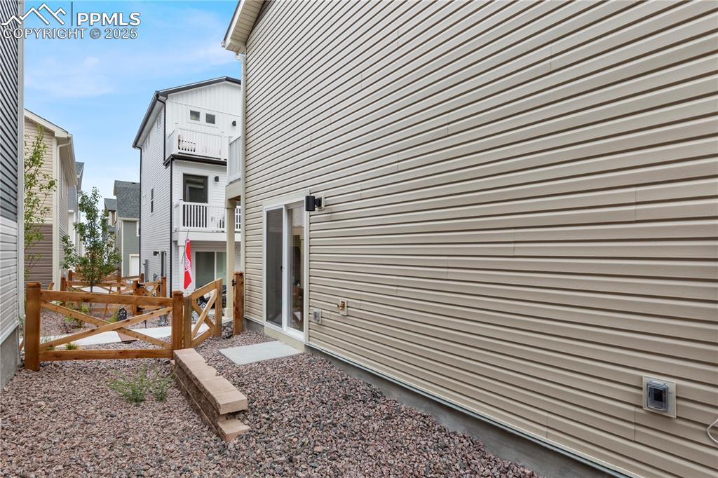 Image 19 of 20: Side of Structure