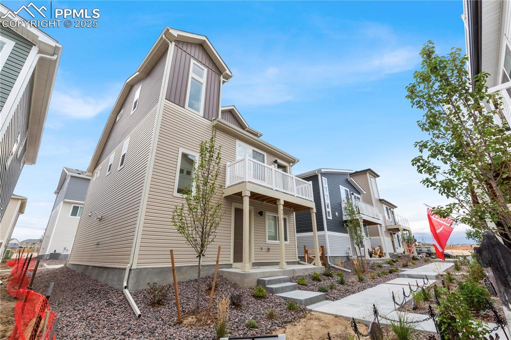 Image 2 of 20: Front of Structure