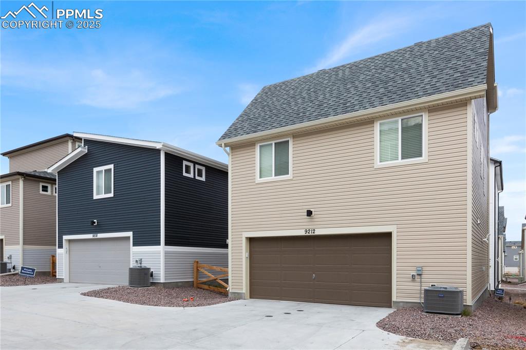 Image 20 of 20: Back of Structure