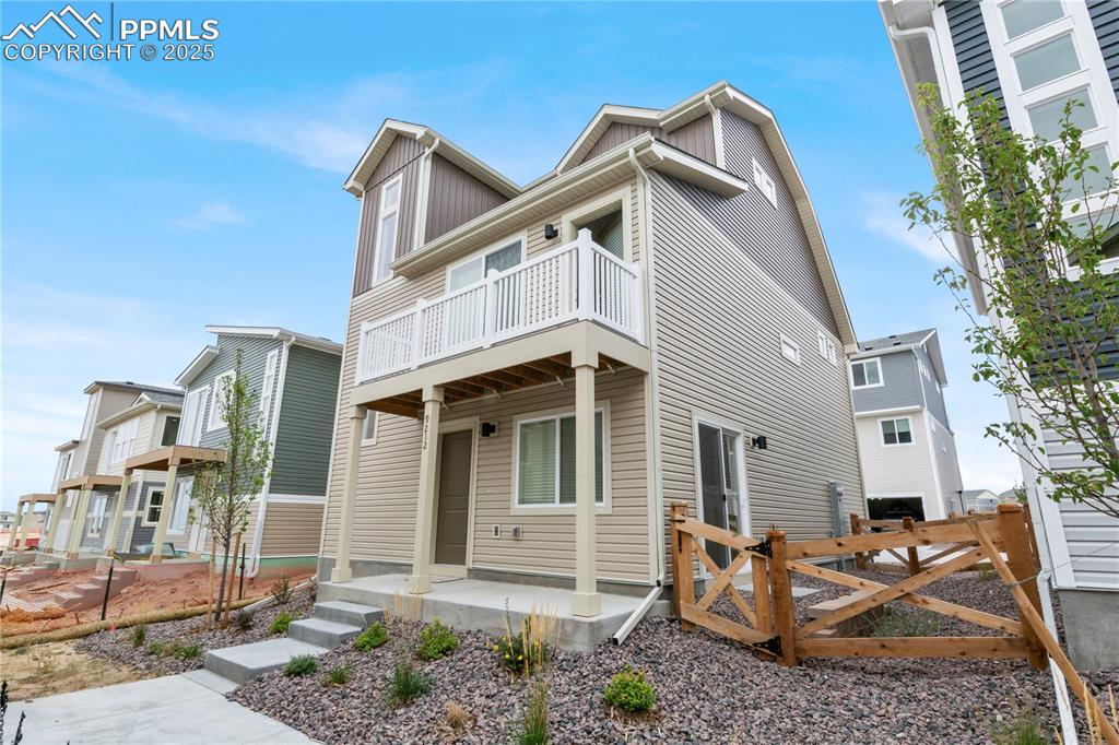 Image 3 of 20: Front of Structure