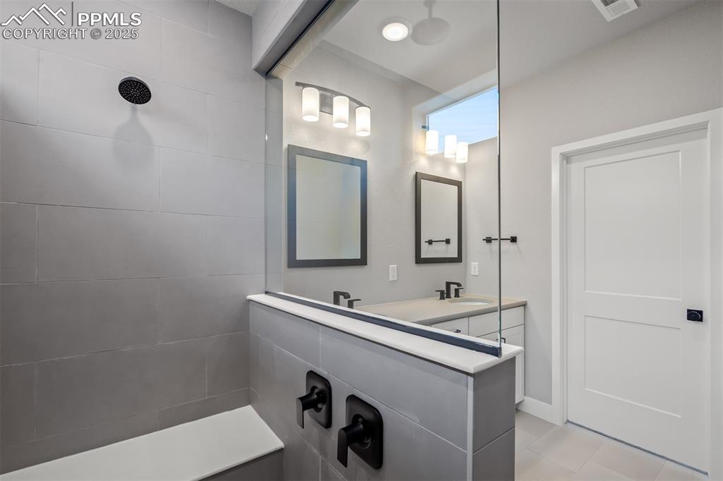 Image 16 of 31: Master Bathroom