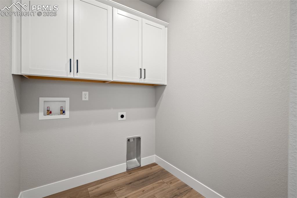 Image 21 of 31: Laundry