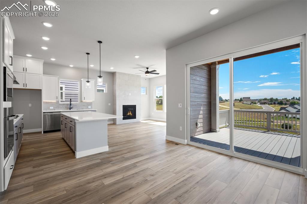 Image 3 of 31: Kitchen