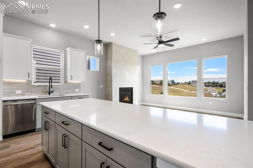 Image 4 of 31: Kitchen