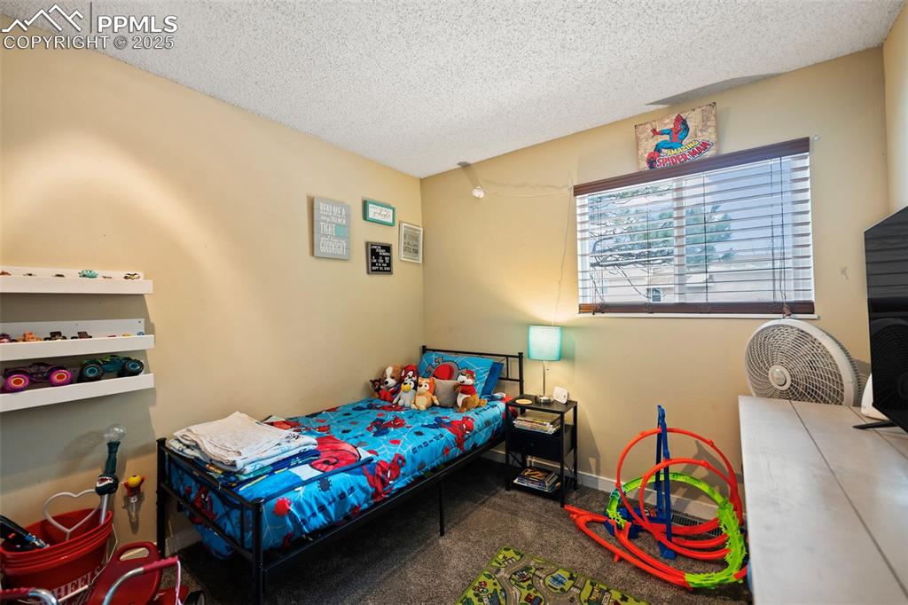 Image 12 of 24: Bedroom