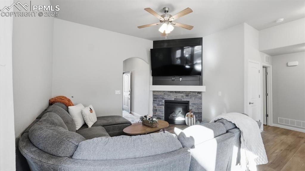 Image 11 of 42: Gas fireplace to cozy up on chilly nights.