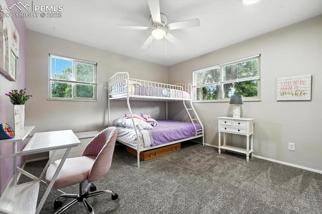 Image 17 of 36: Bedroom