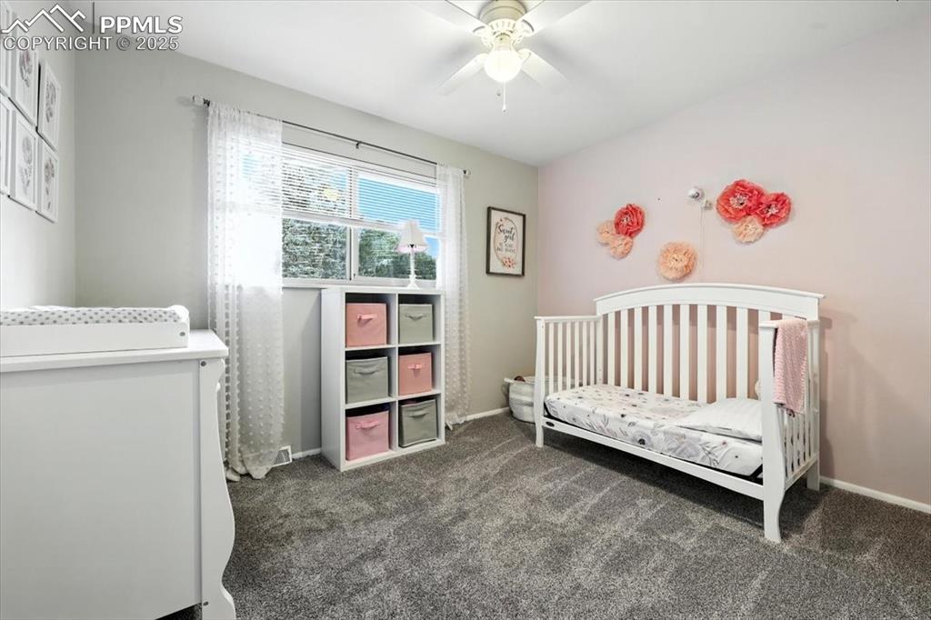 Image 19 of 36: Bedroom