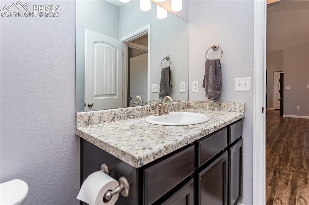 Image 32 of 46: Bathroom