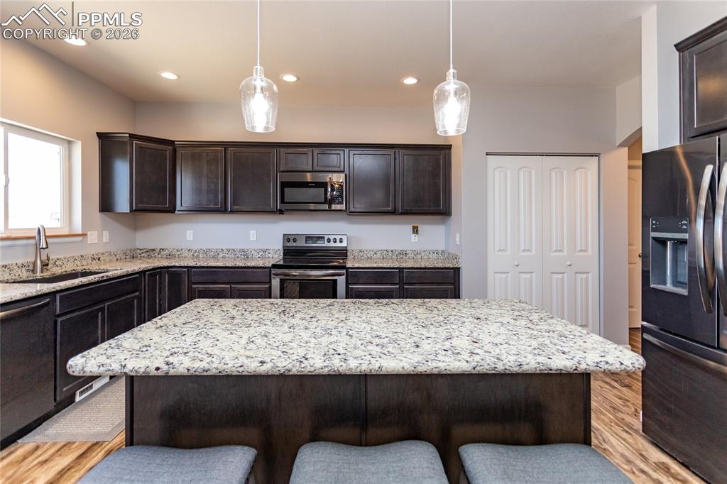 Image 8 of 46: Kitchen