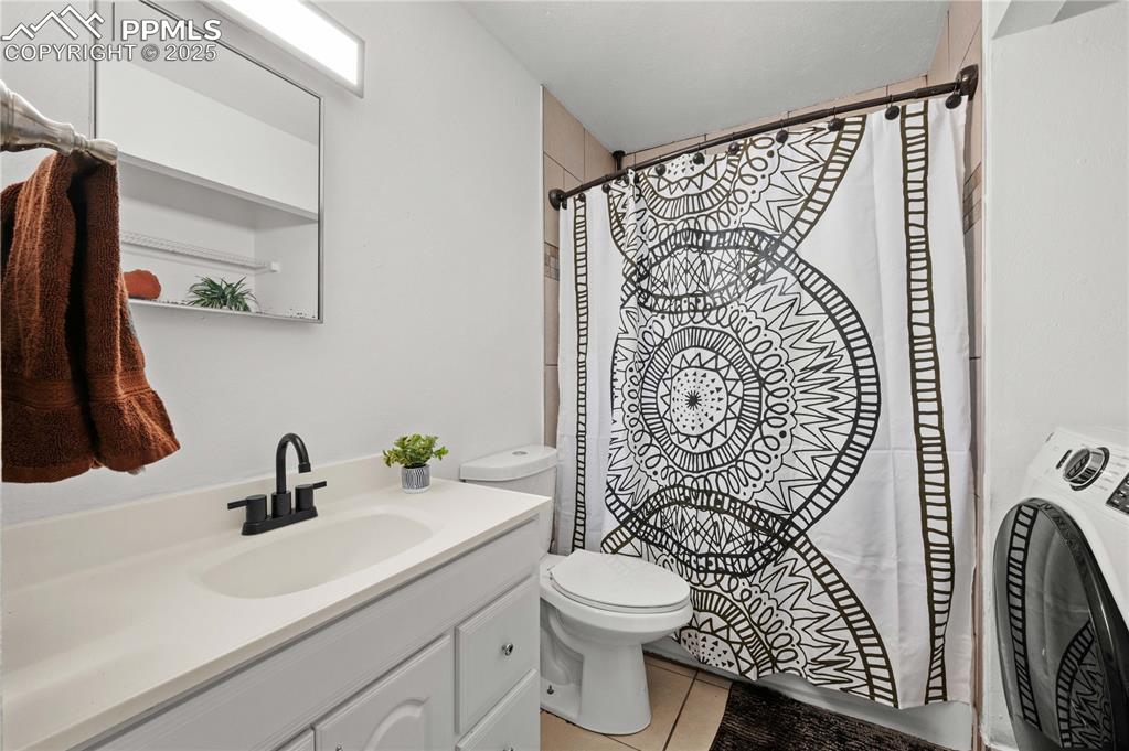 Image 13 of 31: new paint and carpet