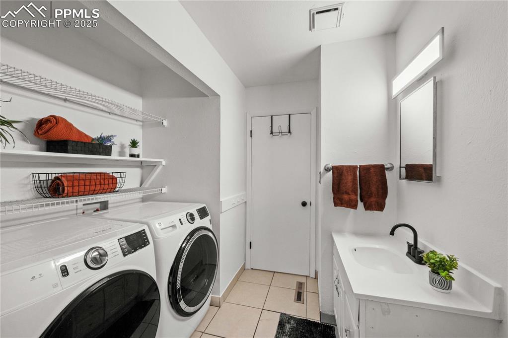 Image 14 of 31: new paint and carpet