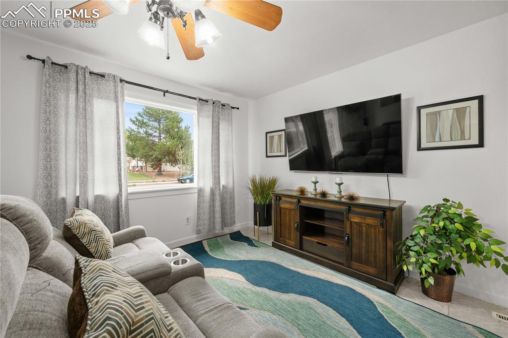 Image 3 of 31: Great Room