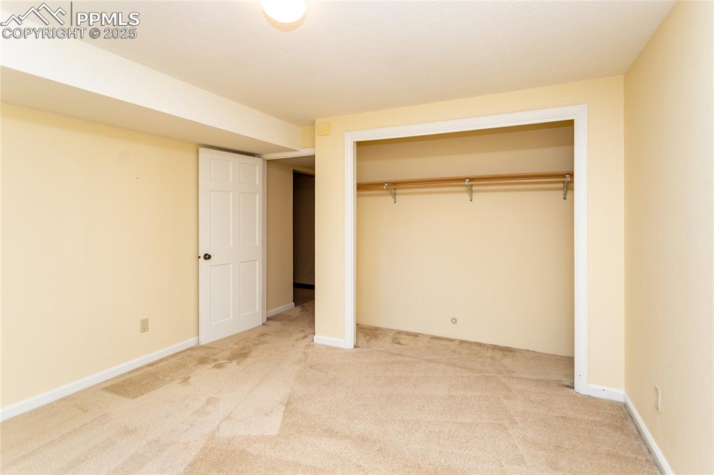 Image 32 of 50: Bedroom