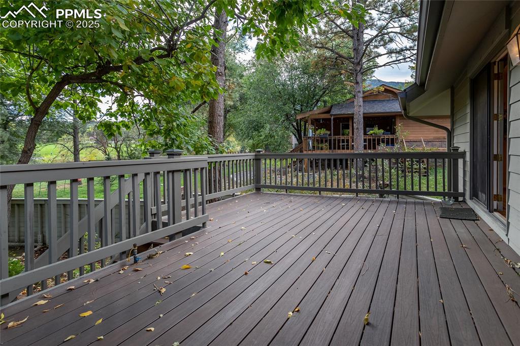 Image 43 of 50: Deck