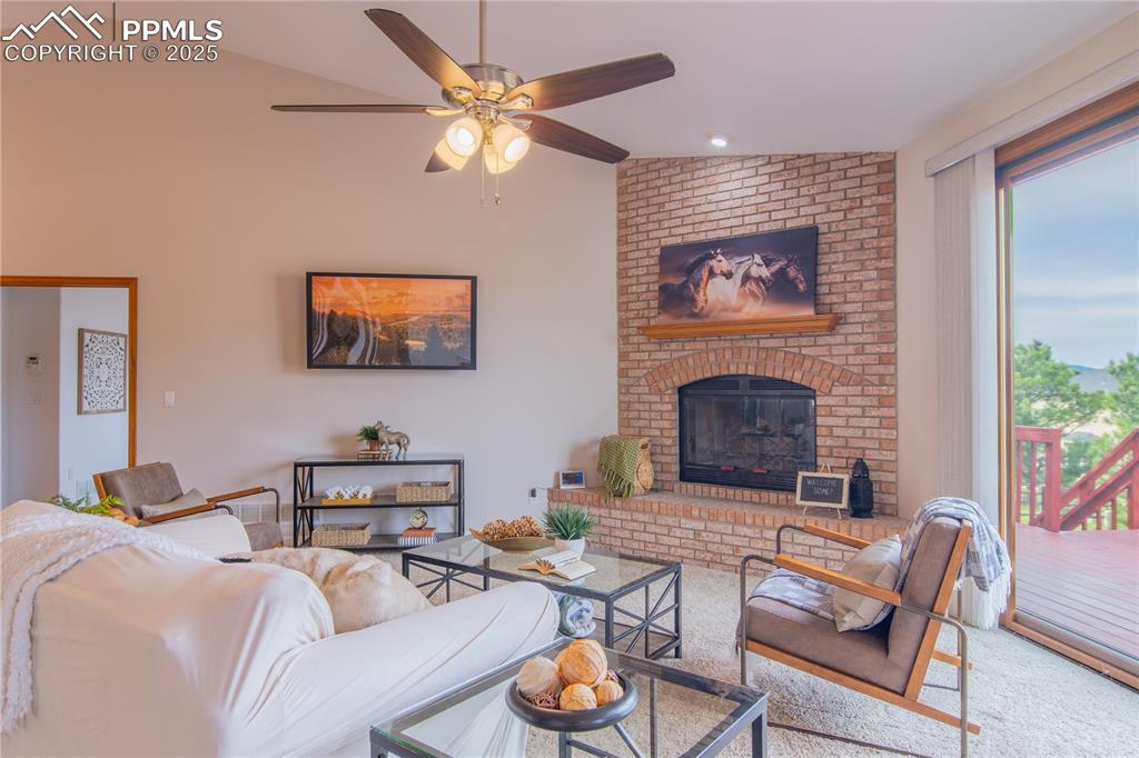 Image 16 of 50: Living Room