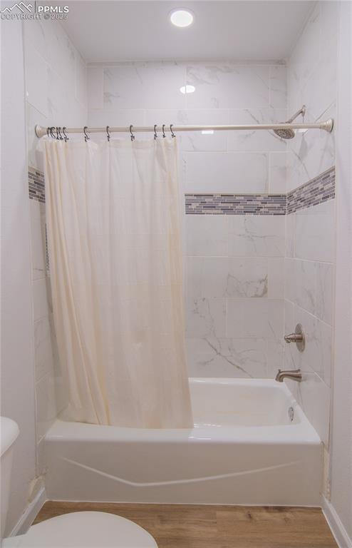 Image 47 of 50: Bathroom