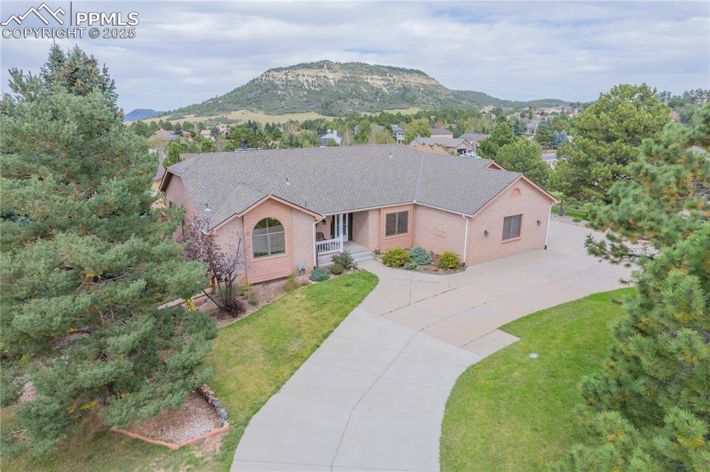 Image 5 of 50: Front of Structure