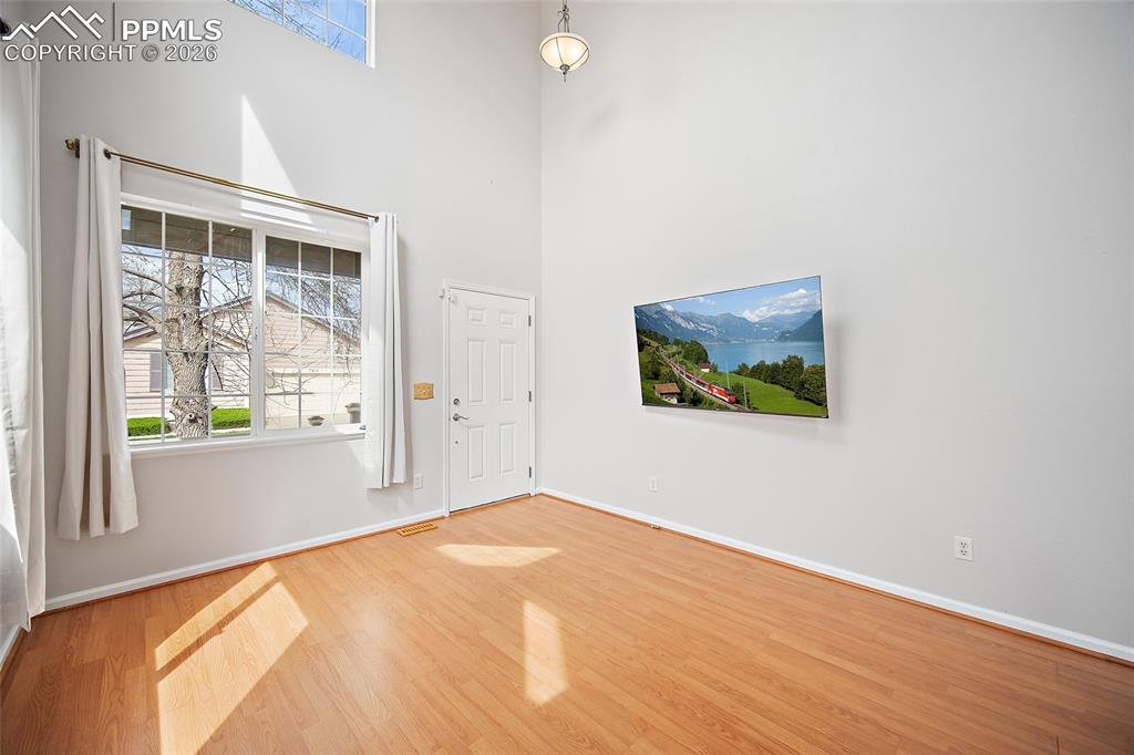 Image 5 of 46: Entry