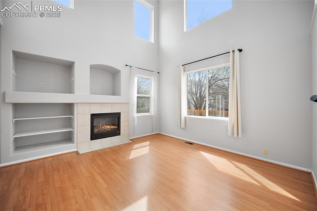 Image 7 of 46: Living Room