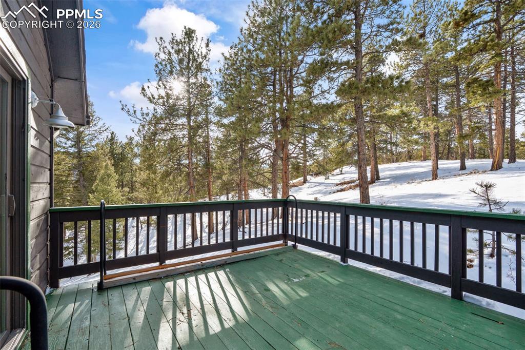 Image 36 of 47: Large deck for peaceful enjoyment