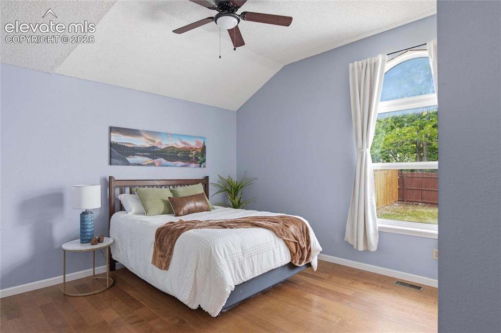 Image 19 of 35: Bedroom