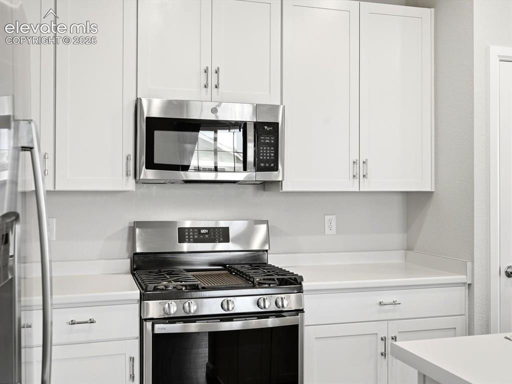 Image 16 of 44: Kitchen