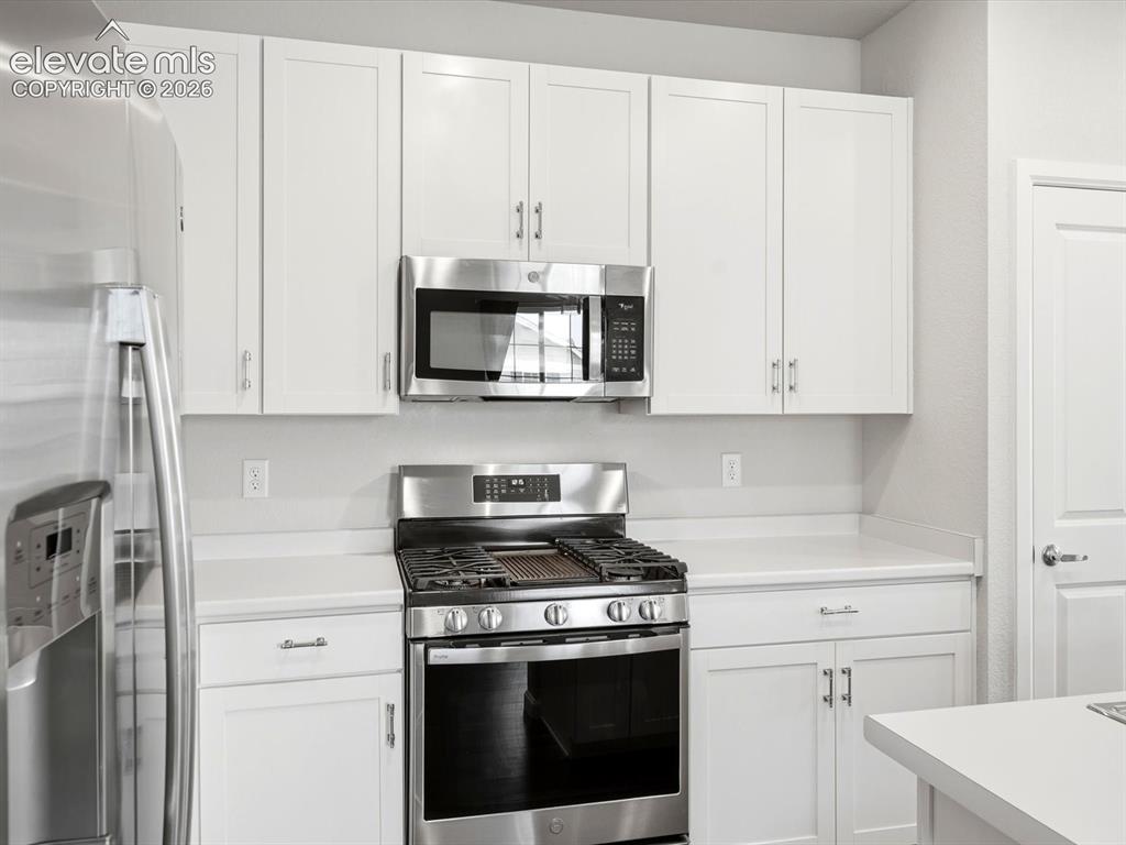 Image 25 of 44: Kitchen