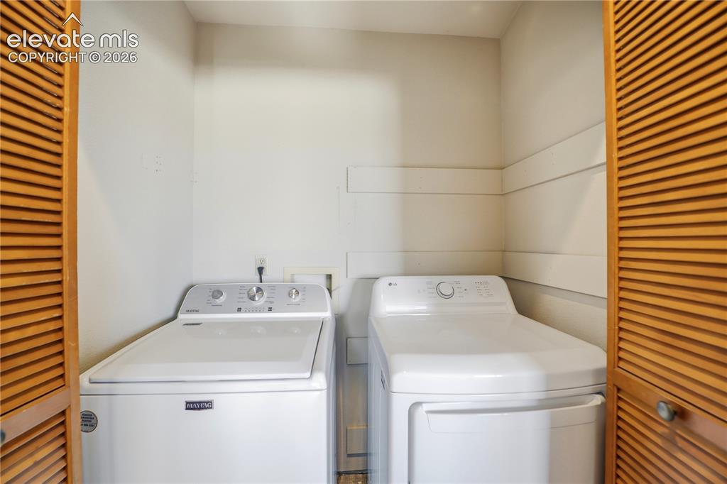 Image 23 of 41: Laundry Area
