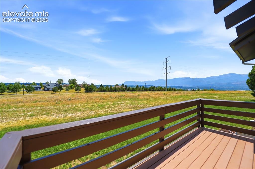 Image 26 of 41: Deck