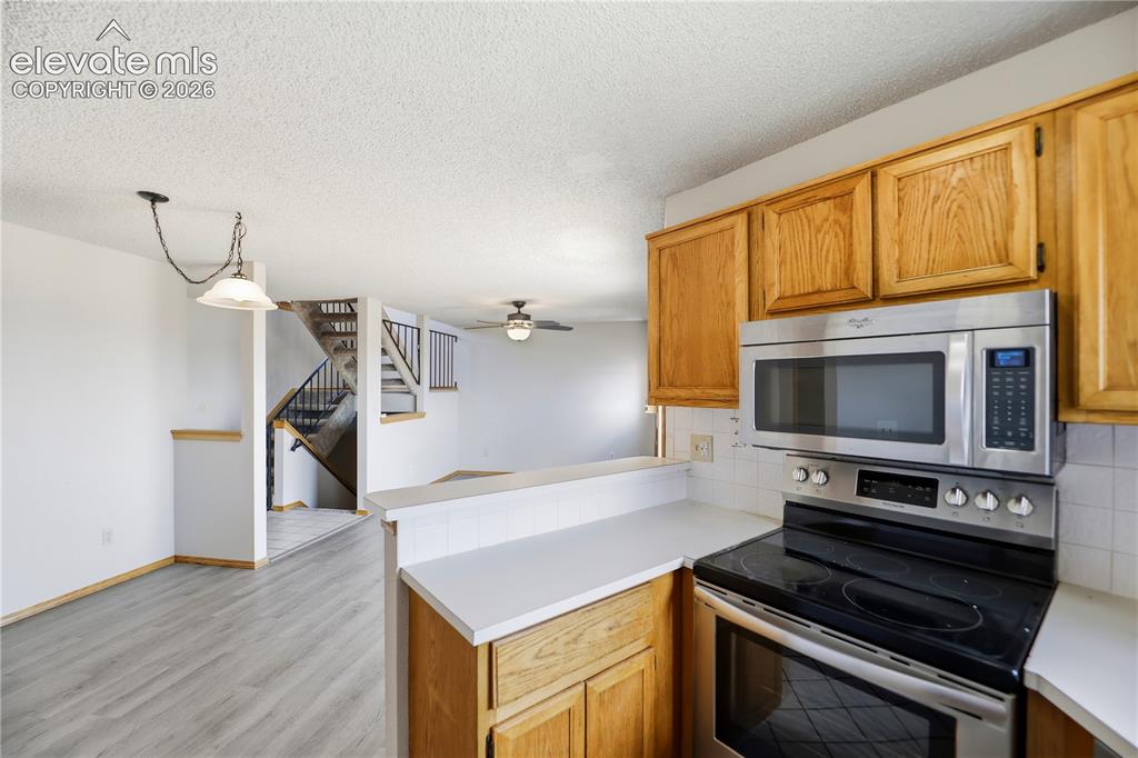 Image 8 of 41: Kitchen