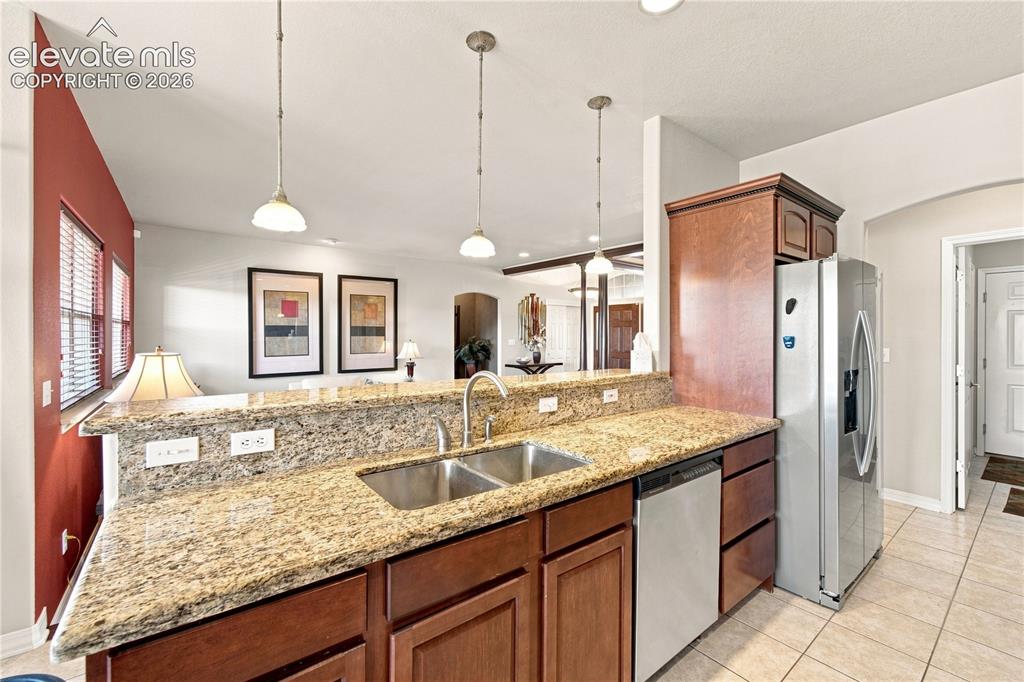 Image 10 of 47: Kitchen