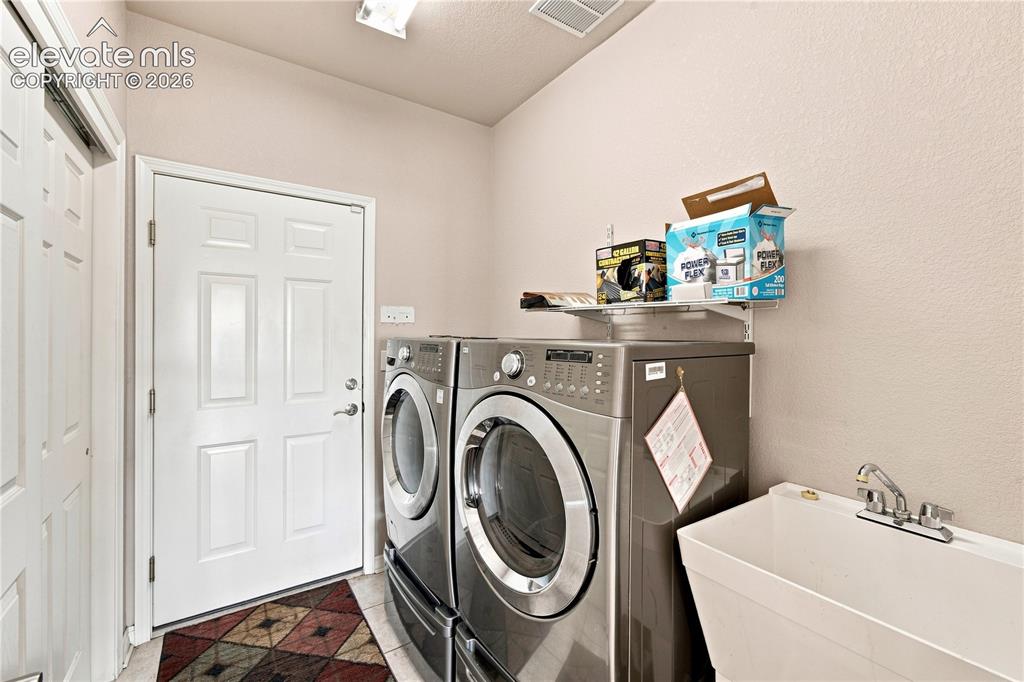 Image 12 of 47: Laundry