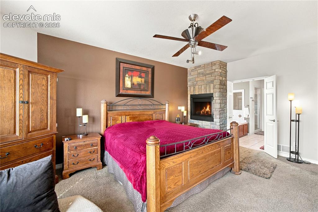 Image 14 of 47: Bedroom