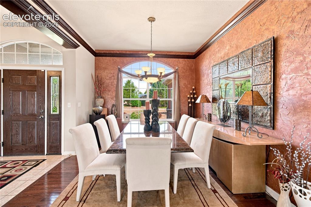 Image 4 of 47: Dining Area