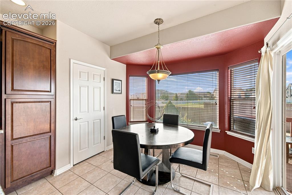 Image 8 of 47: Dining Area