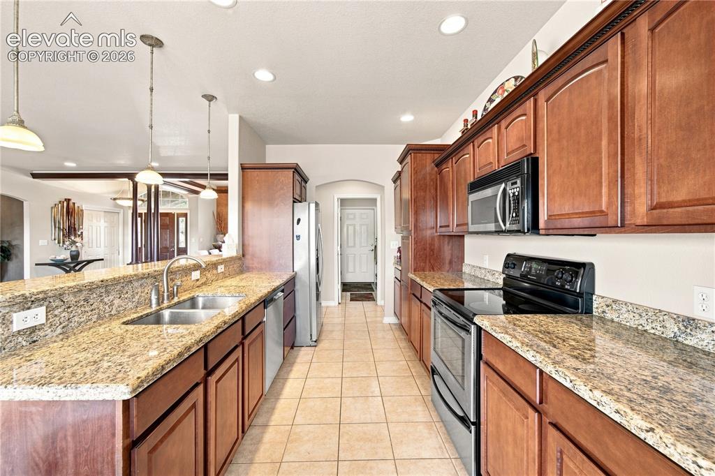 Image 9 of 47: Kitchen