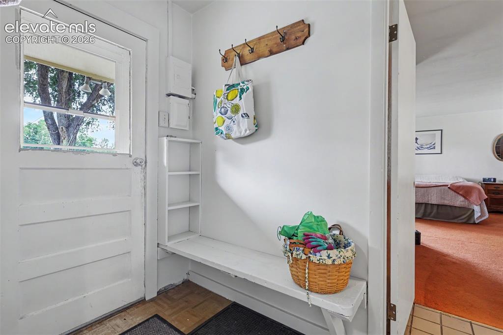 Image 14 of 22: Mud Room