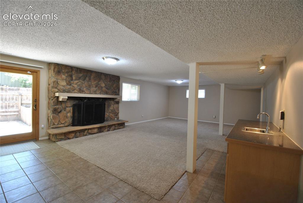 Image 18 of 35: Family Room