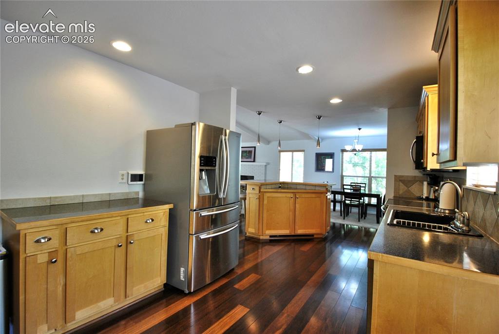Image 9 of 35: Kitchen